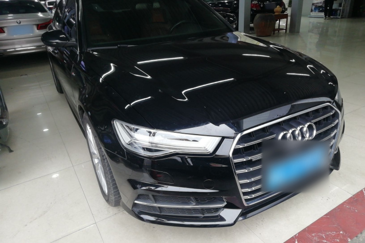 奥迪A6L 2018款 30周年年型 45 TFSI quattro 运动型车身外观3