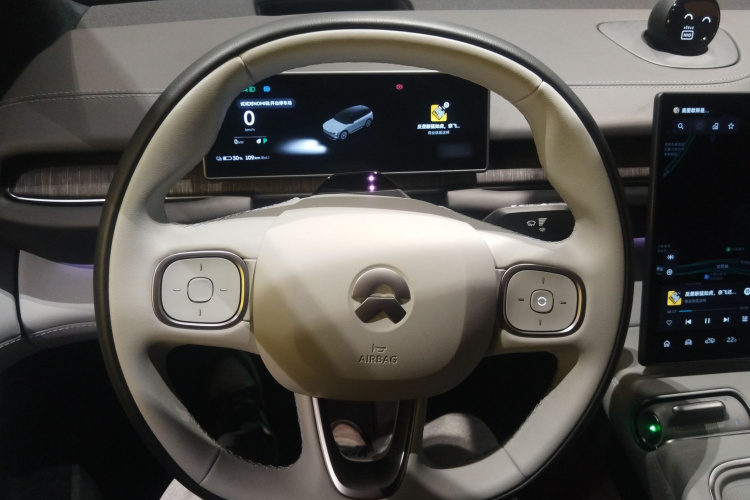 蔚来ES6 2024款 75kWh中控内饰13