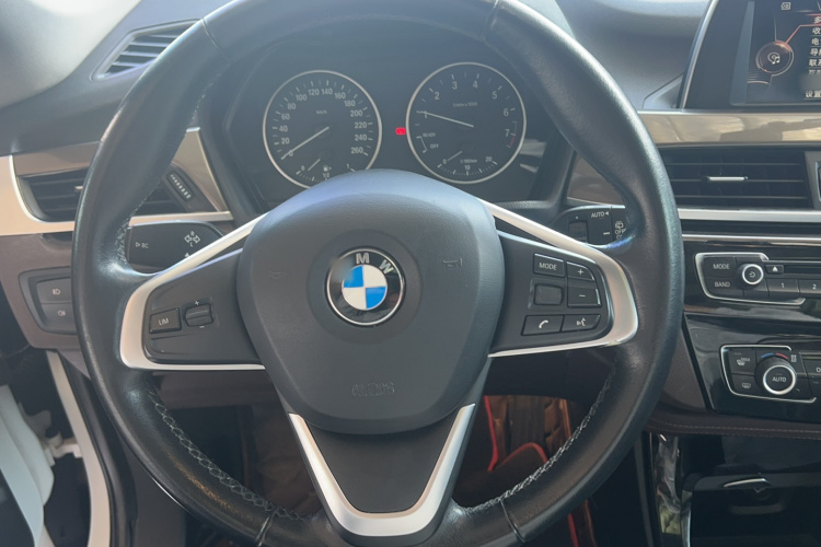 宝马X1 2016款 sDrive20Li 豪华型局部细节9002