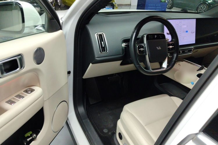 理想汽车 理想L6 2024款 Max中控内饰20