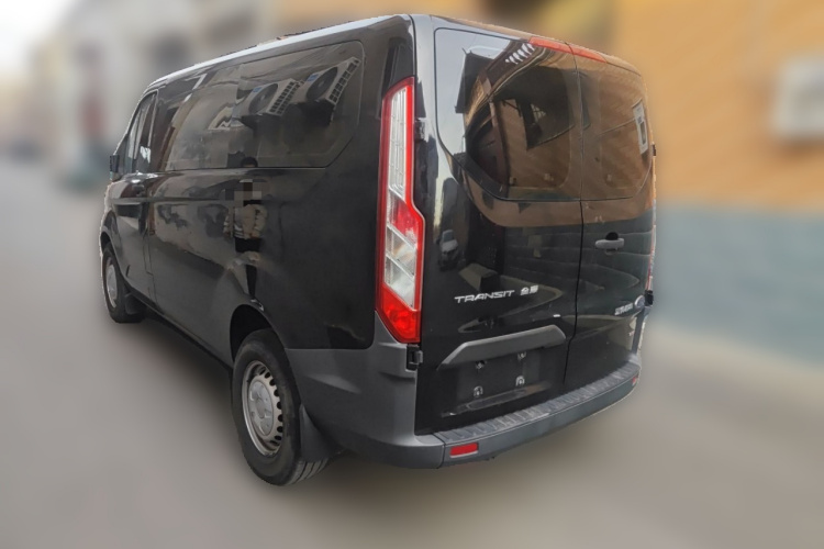 福特 全顺 2019款 2.0T柴油多功能商用车短轴低顶6座国VI车身外观5