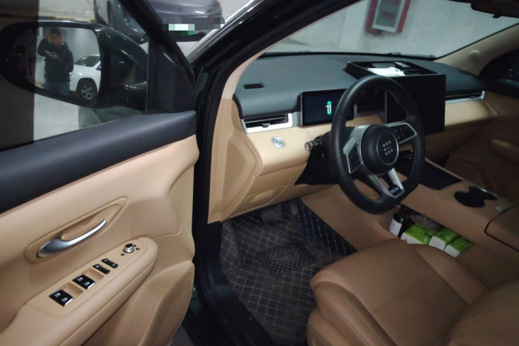 蓝电E5 PLUS 2025款 165km 长续航版 7座中控内饰20