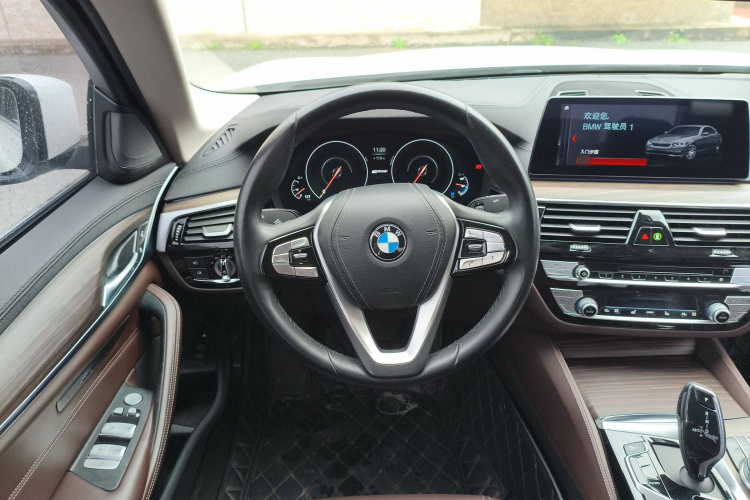 宝马5系新能源 2019款 530Le 豪华套装局部细节13