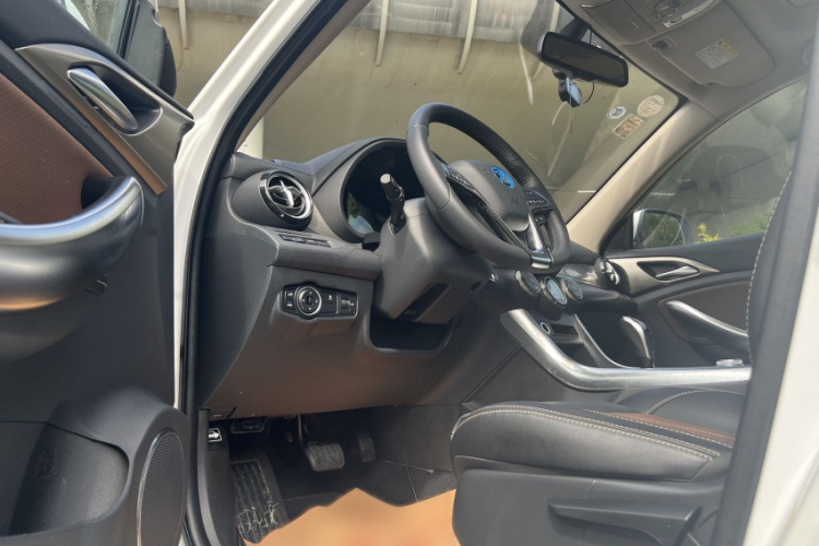 比亚迪 宋新能源 2017款 宋DM 1.5TID 全时四驱豪华型中控内饰7006