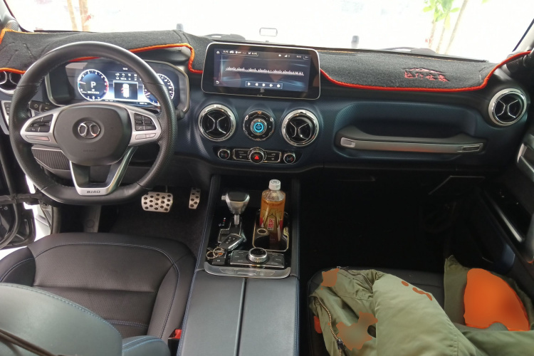 北京越野 北京BJ40 2019款 PLUS 2.3T 自动四驱尊享版 国VI中控内饰12