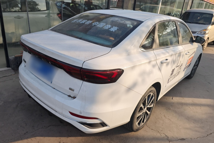 吉利汽车 帝豪 2025款 第4代 1.5L CVT旗舰型车身外观7