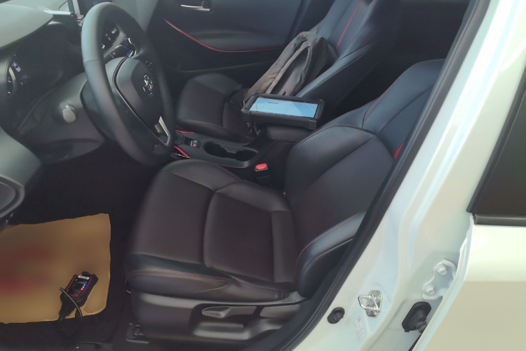 丰田 雷凌 2021款 双擎 1.8H E-CVT运动版局部细节19