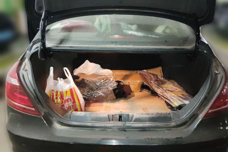 吉利汽车 帝豪 2016款 三厢 1.5L 手动向上版中控内饰23