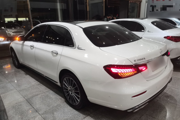 奔驰E级 2023款 E 260 L车身外观6003