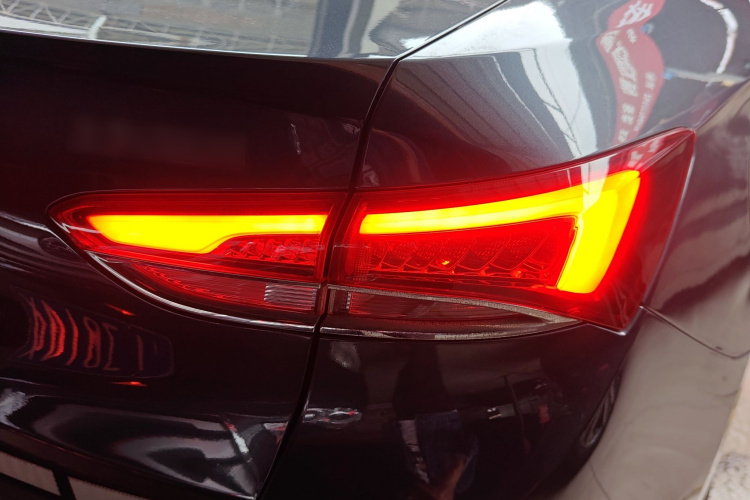 别克 英朗 2021款 1.3T 自动轻混动进取型车身外观9