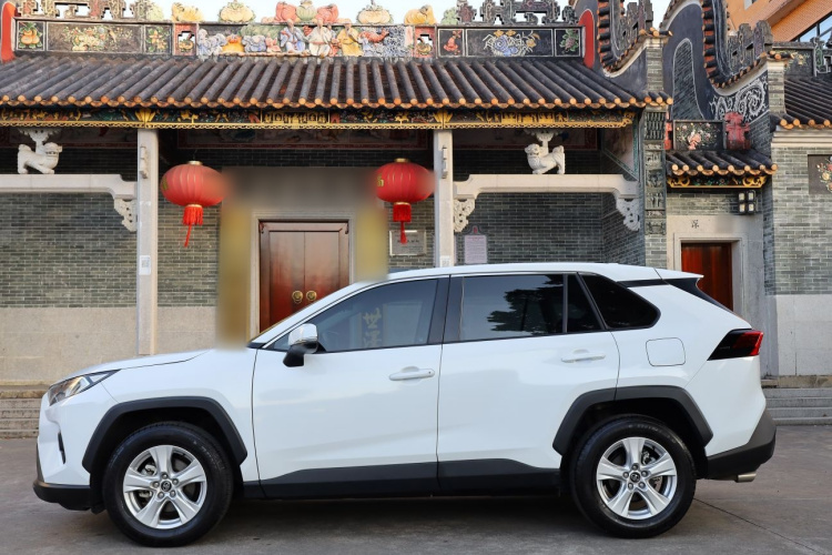 丰田 RAV4荣放 2023款 2.0L CVT两驱都市版车身外观6008