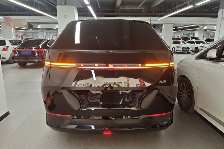 小鹏X9 2024款 702超长续航Pro车身外观6