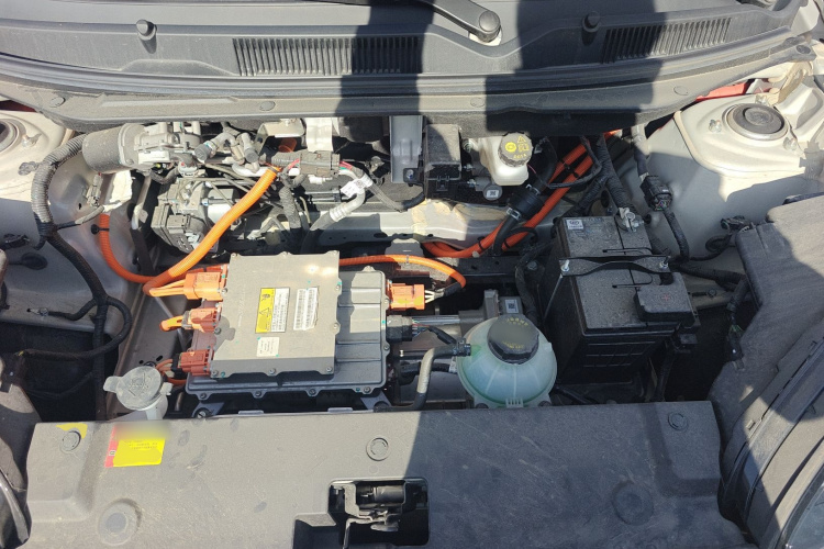 五菱汽车 五菱缤果 2024款 333km 悦享款机舱底盘24