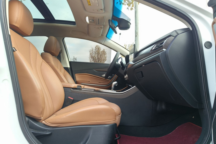 北京汽车 北京U7 2019款 1.5T CVT新智版 国VI中控内饰7003