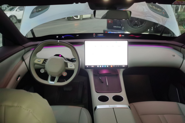 小米汽车 小米YU7 2025款 超长续航四驱Pro版中控内饰12