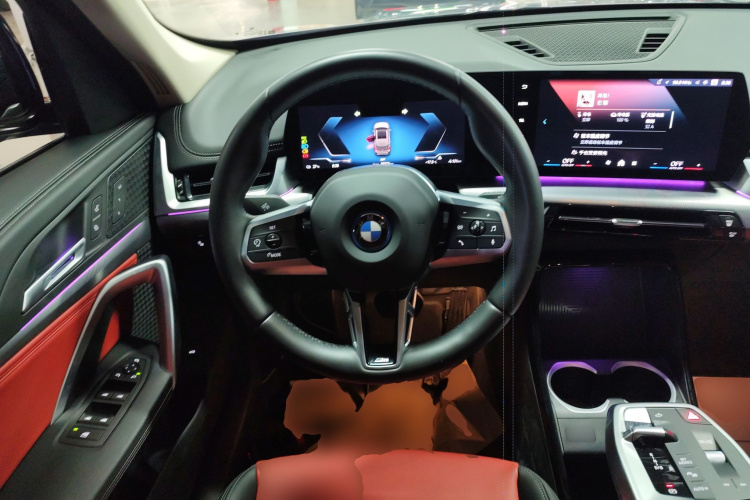 宝马iX1 2023款 eDrive25L M运动套装中控内饰13