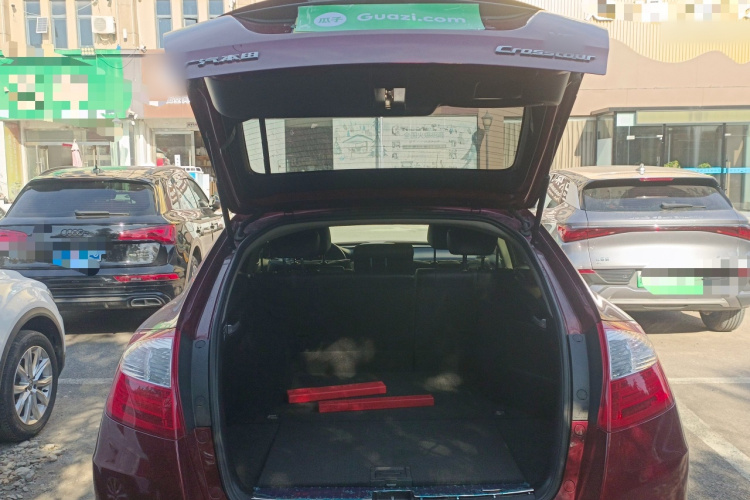 本田 歌诗图 2014款 2.4L 豪华版机舱底盘23