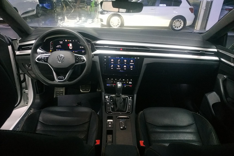 一汽-大众CC 2023款 380TSI 夺目版中控内饰7002