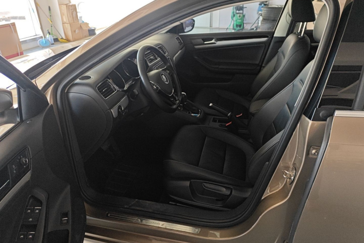 大众 速腾 2018款 1.6L 自动舒适型中控内饰19