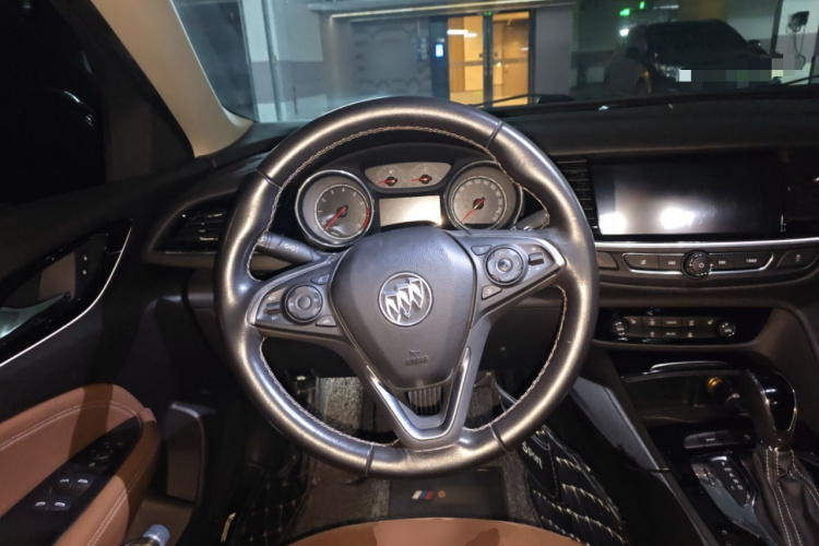 别克 君威 2019款 20T 精英型 国VI中控内饰13