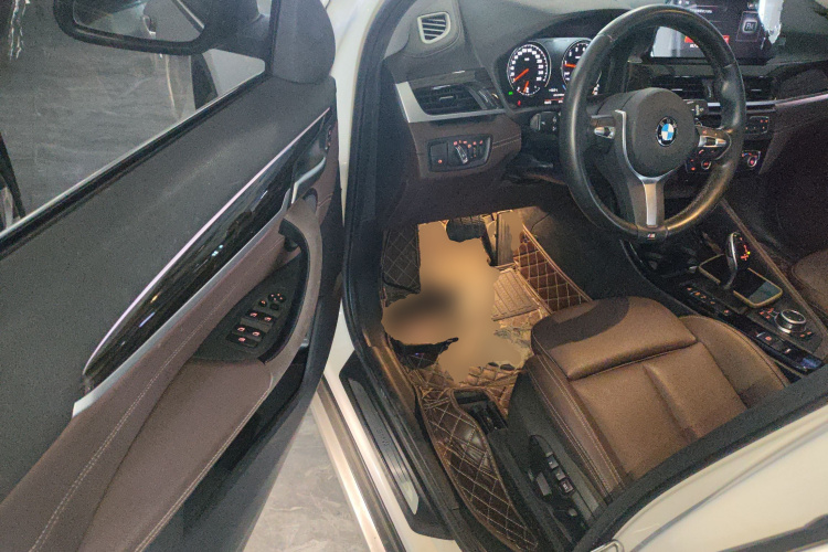 宝马X1 2020款 xDrive25Li 尊享型中控内饰20