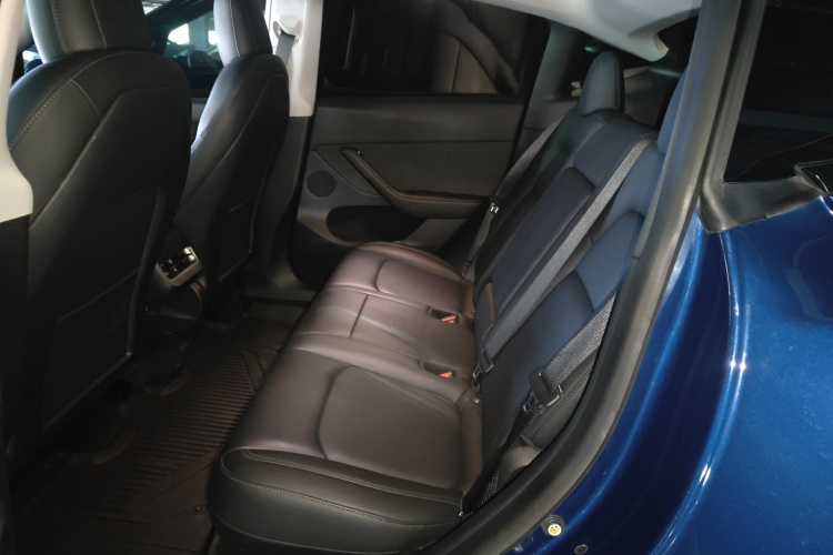 特斯拉 Model Y 2021款 标准续航后驱版中控内饰21