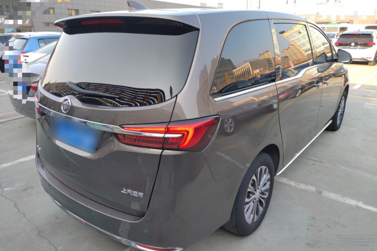 别克GL8 2023款 改款 陆上公务舱 豪华型车身外观7