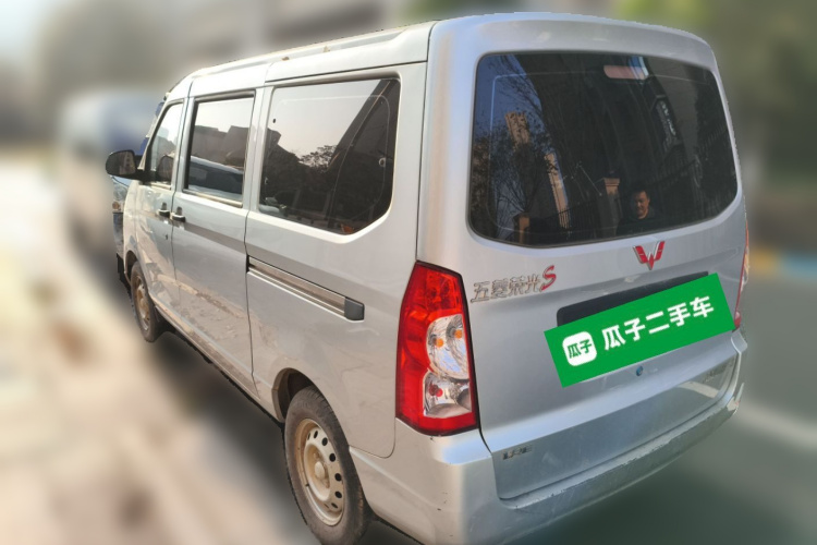 五菱汽车 五菱荣光 2014款 1.2L S 标准型车身外观5