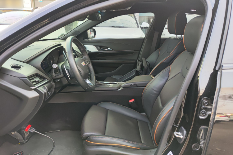 凯迪拉克CT4 2020款 28T 精英型中控内饰19