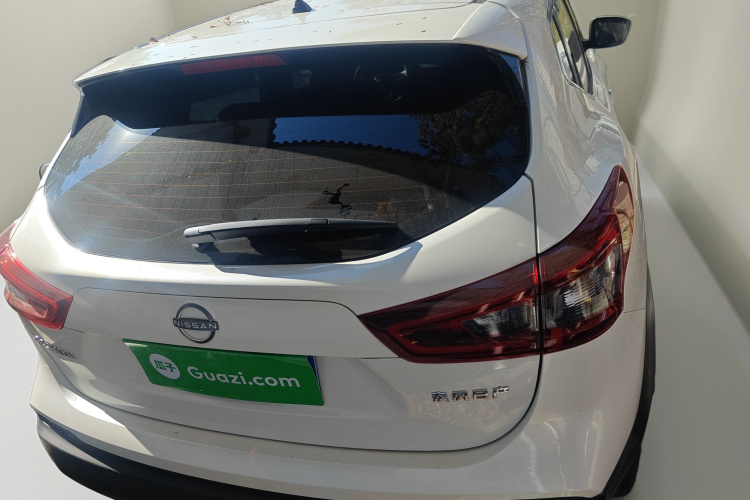 日产 逍客 2023款 经典 2.0L CVT XV舒适版车身外观6