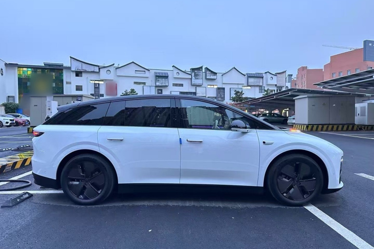 理想汽车 理想i6 2025款 两驱标准型车身外观6004