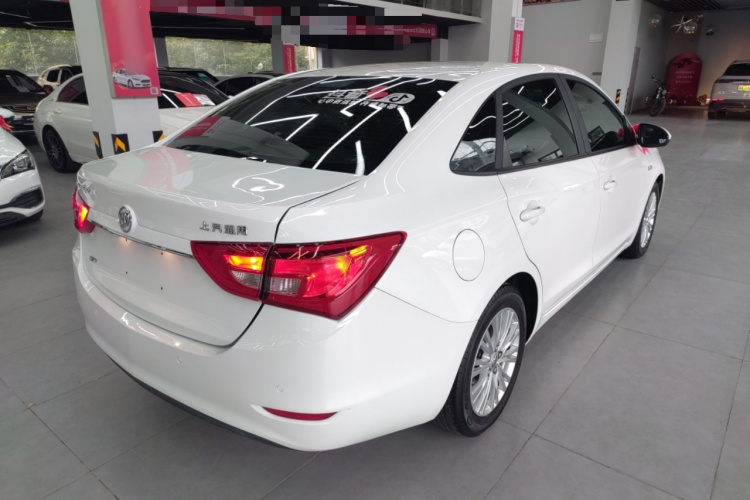 别克 英朗 2017款 15N 自动精英型车身外观7