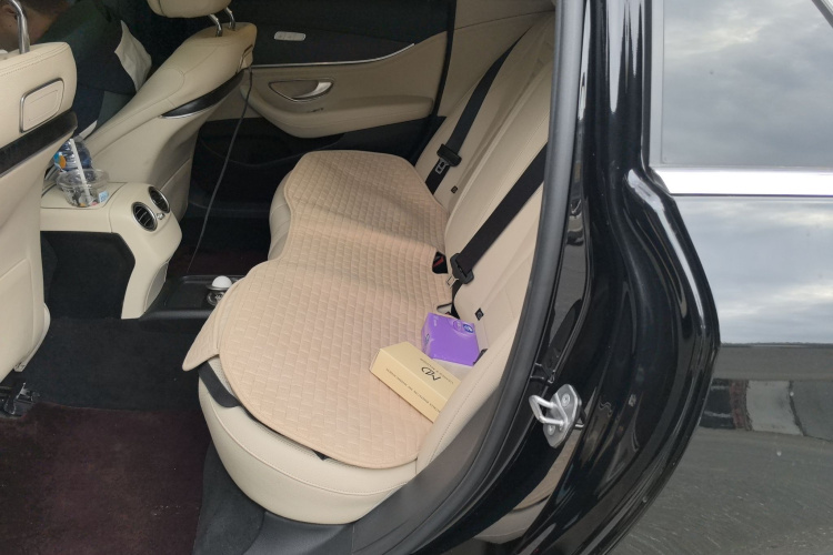 奔驰E级 2018款 E 300 L 豪华型中控内饰21