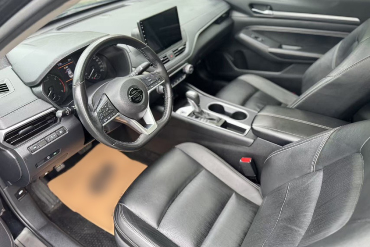 日产 天籁 2019款 2.0L XL 舒适版中控内饰7004