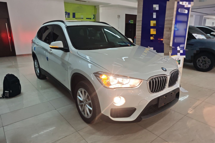 宝马X1 2019款 sDrive18Li 时尚型车身外观6002