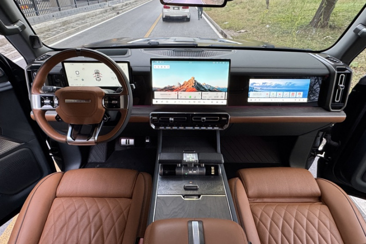 猛士917 2023款 纯电基础版车身外观6003