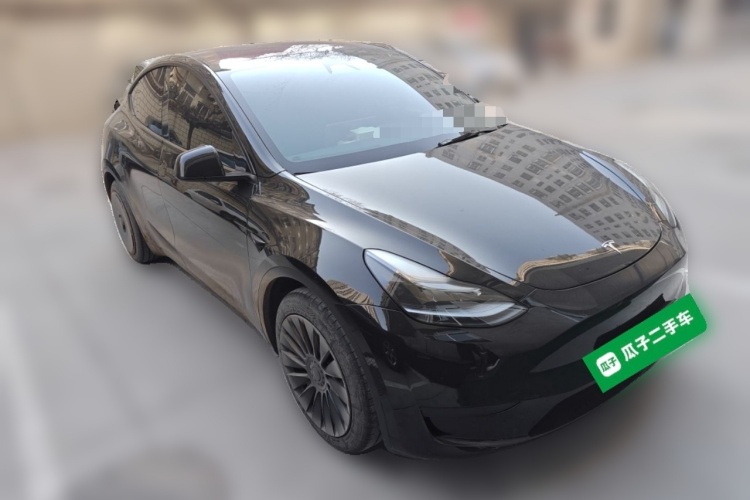 特斯拉 Model Y 2024款 后轮驱动版车身外观3