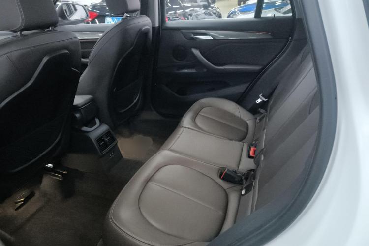 宝马X1 2019款 sDrive18Li 尊享型中控内饰7004