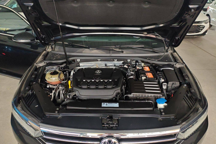 大众 迈腾 2019款 330TSI DSG 豪华型 国VI机舱底盘24