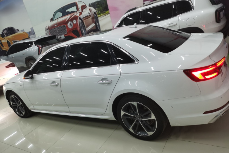 奥迪A4L 2019款 40 TFSI 时尚型 国VI车身外观4