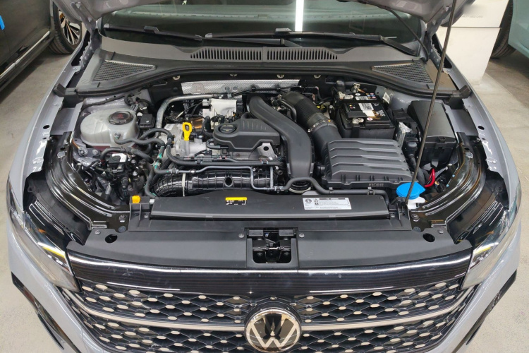 大众 朗逸 2023款 300TSI DSG星空永逸版机舱底盘24