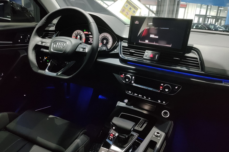 奥迪Q5L 2022款 改款 45T 豪华动感型中控内饰7009