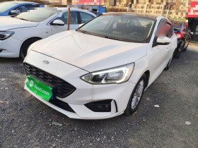 福特 福克斯 2020款 三厢 1.5L 自动锋跃型