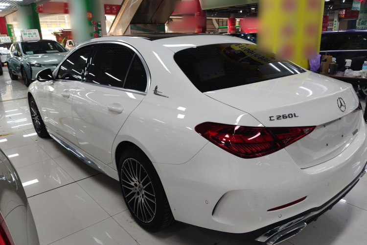 奔驰C级 2023款 C 260 L 运动版车身外观4