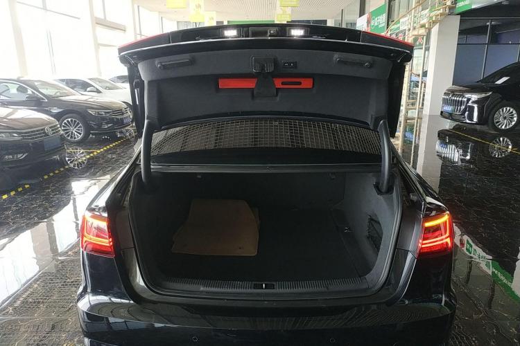 奥迪A6L 2018款 30周年年型 45 TFSI quattro 运动型局部细节23