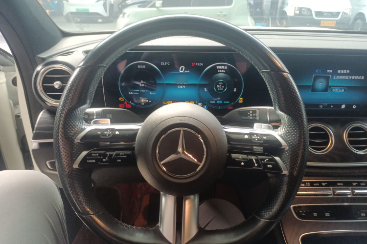 奔驰E级(进口) 2021款 E 260 时尚型运动版局部细节13
