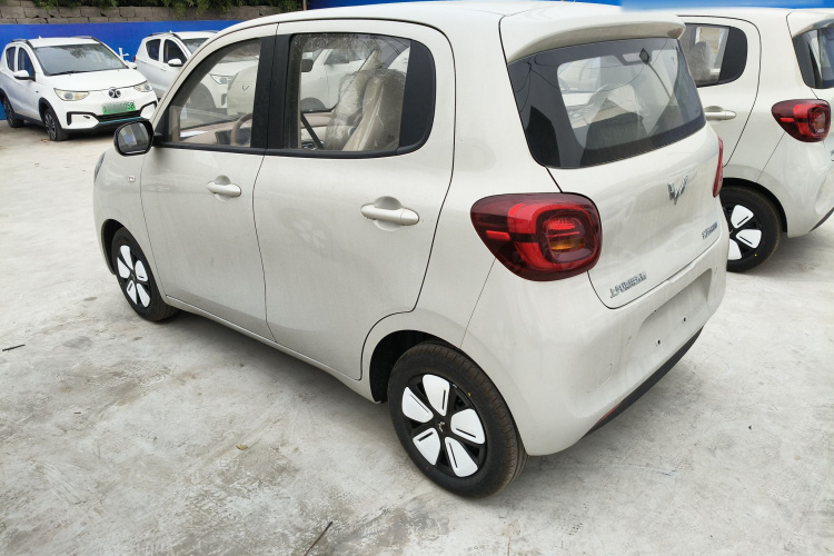 五菱汽车 宏光MINIEV 2025款 四门版 进阶款车身外观4