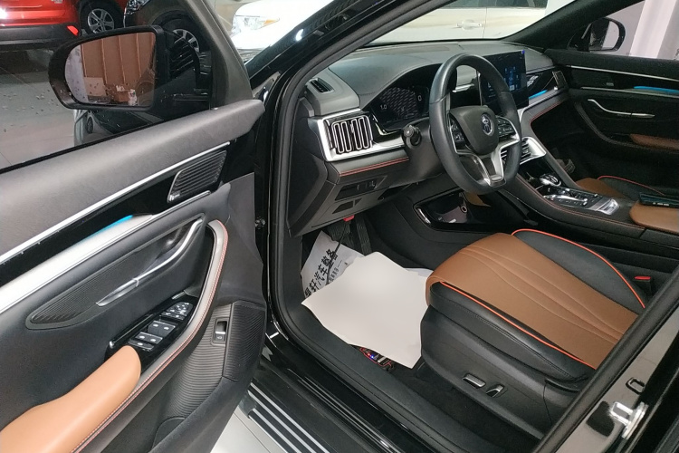 比亚迪 宋PLUS 2020款 1.5T 自动旗舰型中控内饰20