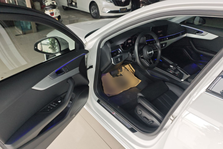 奥迪A4L 2020款 40 TFSI 时尚动感型中控内饰20