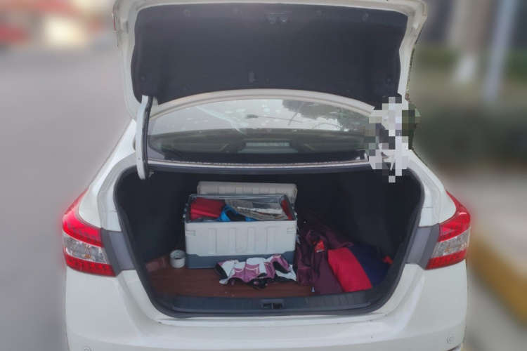 日产 轩逸 2014款 1.6XV CVT尊享版中控内饰23